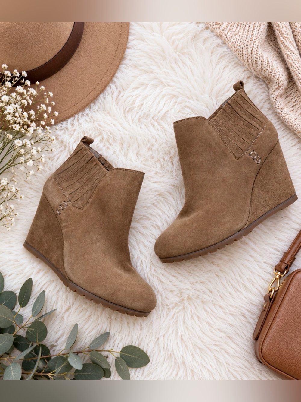 Persuede Wedge Ankle Boots